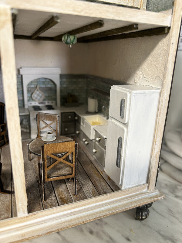 Cottage Cabinet: Refrigerator Kit 1:24 - Image 2